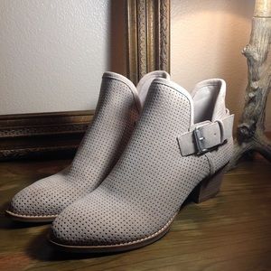 Dolce vita real leather boots size 9